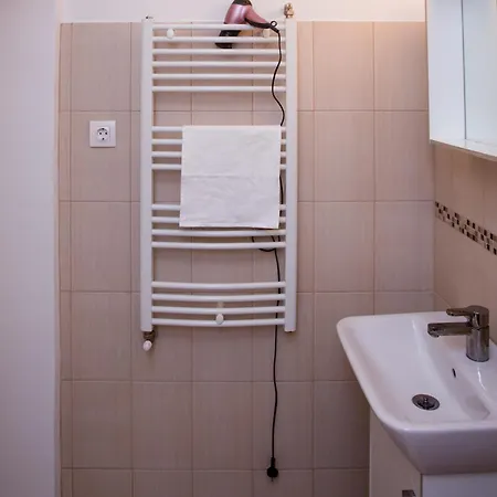 Apartman Near Blaha Lujza Square