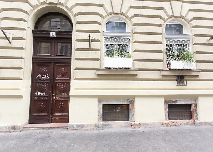Near Blaha Lujza Square